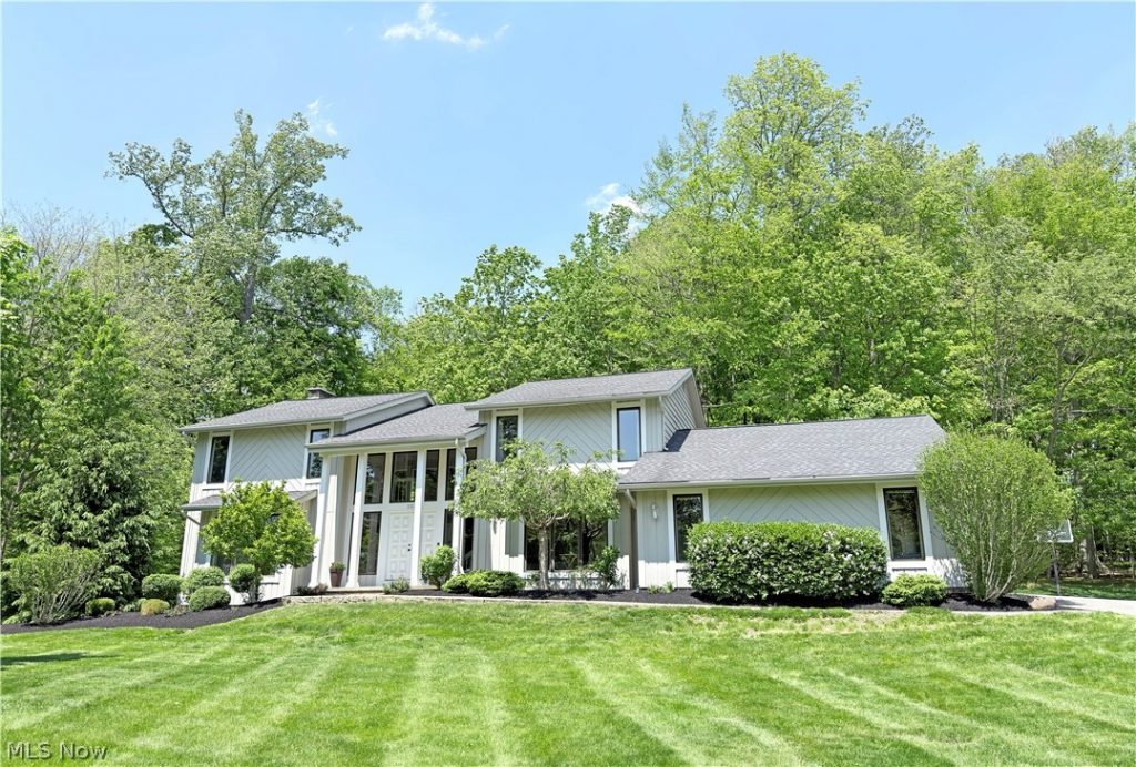 2239 Edgeview Drive, Hudson, OH