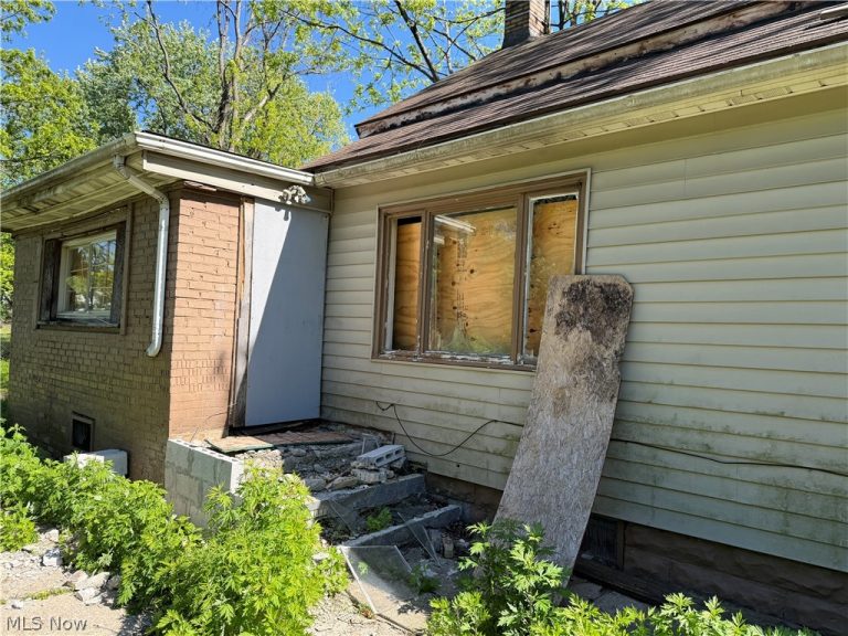 3419 70th Street, Cleveland, OH - Photo 3