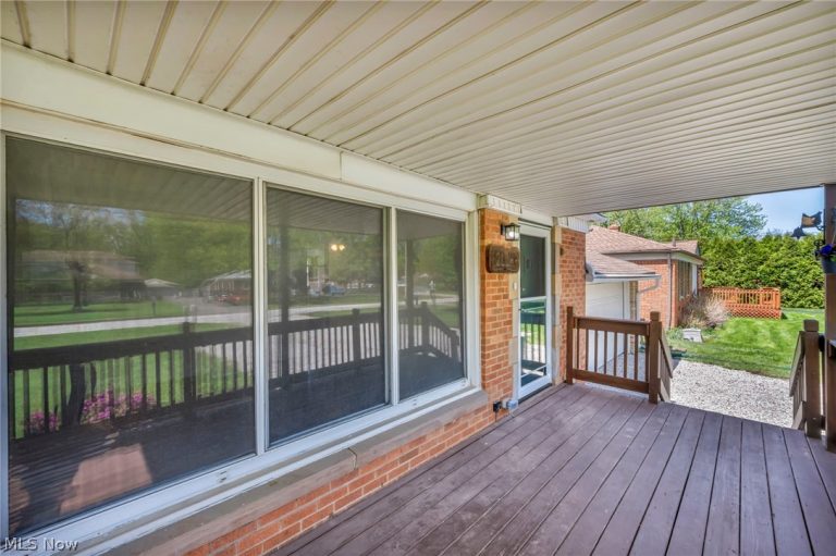 2124 Eaton Drive, Avon, OH - Photo 4