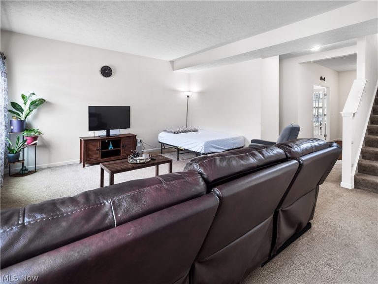 111 Slippery Rock Lane, Berea, OH - Photo 8
