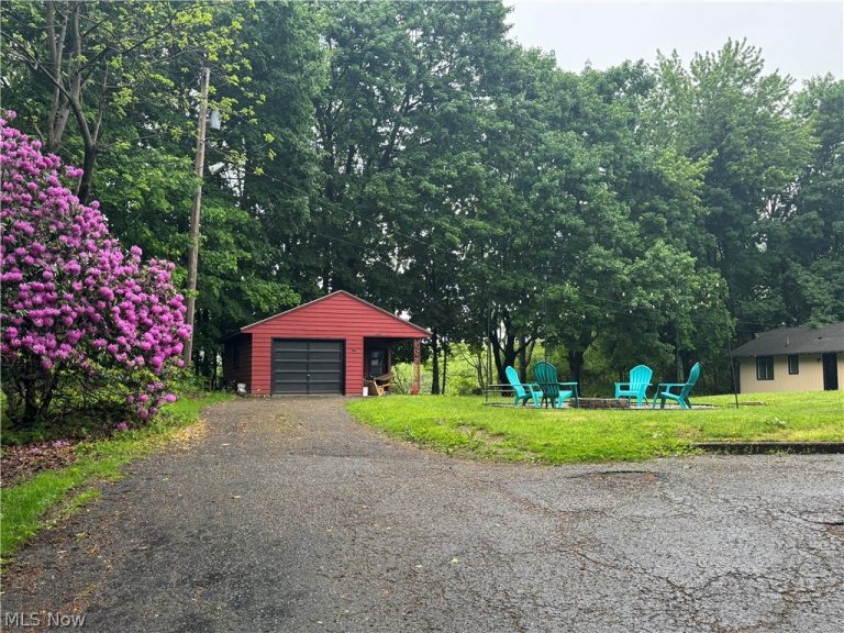 12797 Oakwood Avenue, Uniontown, OH, 44685
