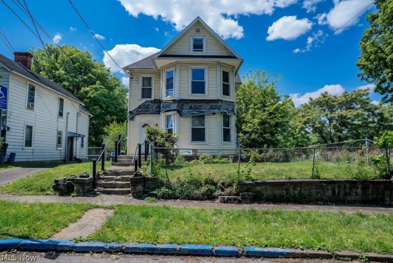 1045 Laird Avenue, Parkersburg, WV, 26101