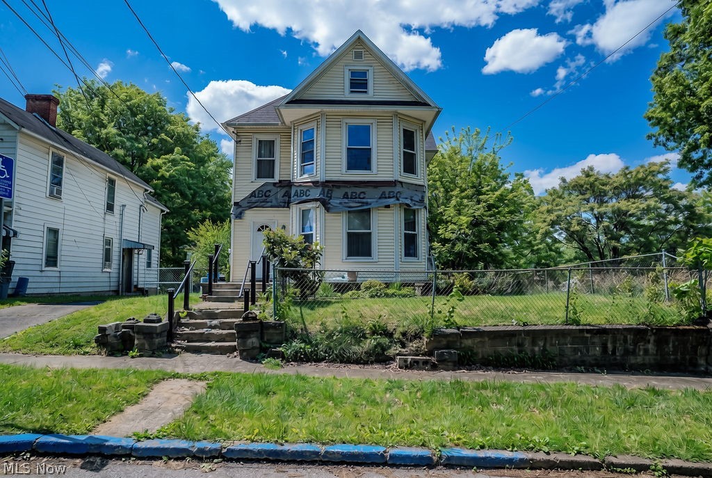 1045 Laird Avenue, Parkersburg, WV