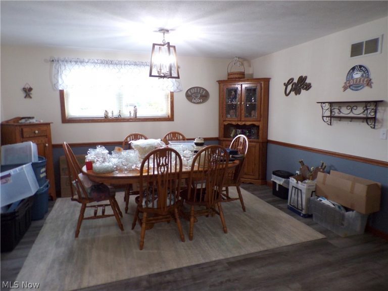 63 Lynn Drive, Williamstown, WV - Photo 6