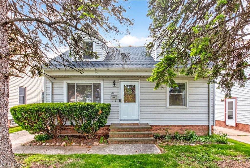 4462 South Hills Drive, Cleveland, OH