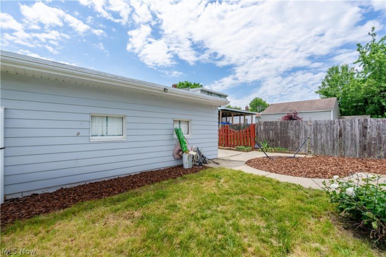 1780 Evergreen Avenue, Akron, OH - Photo 3