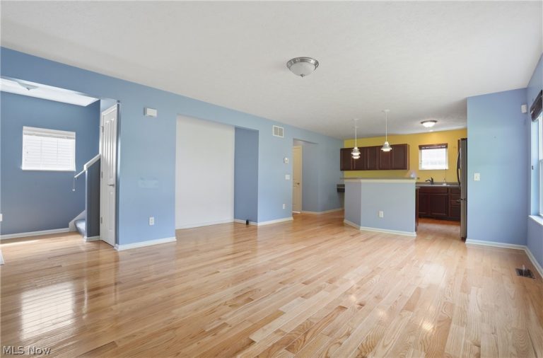182 Elizabeth Parkway, Akron, OH - Photo 3
