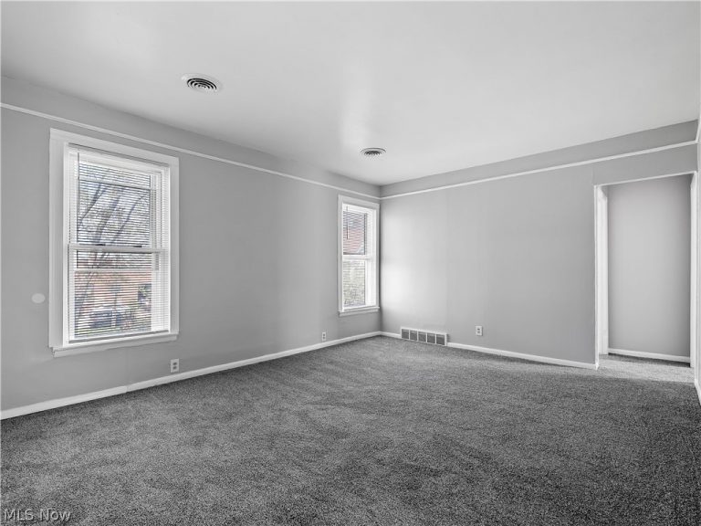 10419 Ignatius Avenue, Cleveland, OH - Photo 8