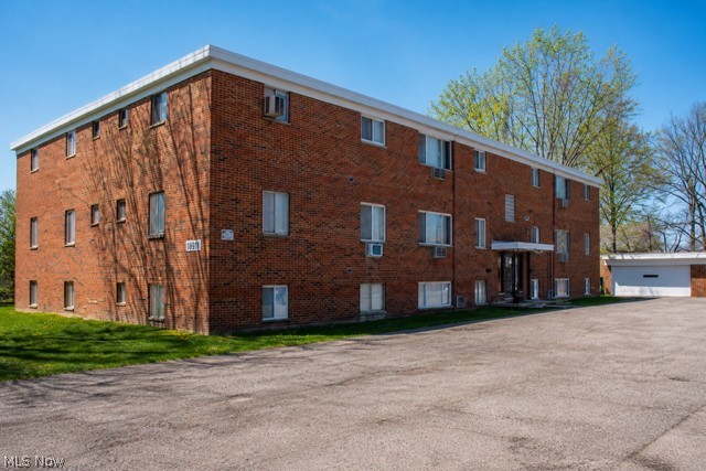 18911 Bella Drive, Cleveland, OH