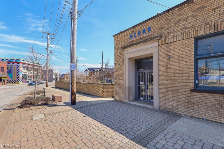 15602 Waterloo, Cleveland, OH - Photo 2