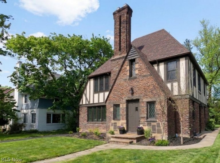 3145 Huntington Road, Shaker Heights, OH - Photo 2