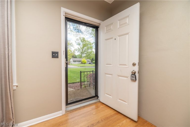 1656 Yolanda Drive, Youngstown, OH - Photo 6