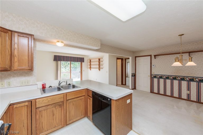5111 Rockport Cove, Stow, OH - Photo 8