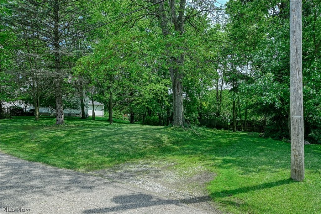 1921 Dwight Street, Cuyahoga Falls, OH
