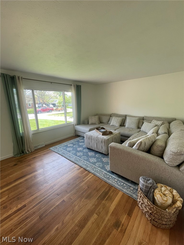 6572 Glenallen Avenue, Solon, OH - Photo 2