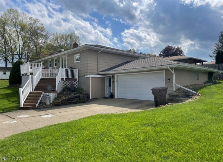 447 Omar Street, Struthers, OH - Photo 3