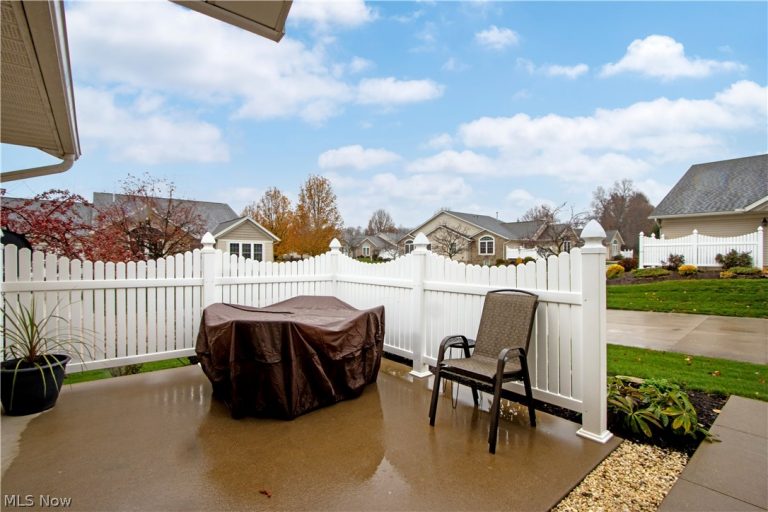 344 Woodbury Circle, Dalton, OH - Photo 2