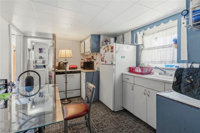 643 Stevenson Avenue, Akron, OH - Photo 8