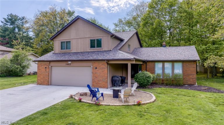 5062 Lansdowne Drive, Solon, OH - Photo 2