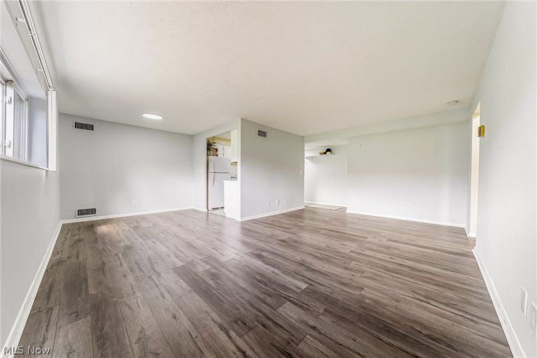 22011 River Oaks Drive #A3, Rocky River, OH - Photo 5
