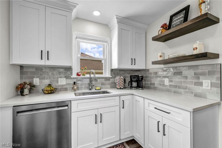 20944 Woodstock Avenue, Fairview Park, OH - Photo 8