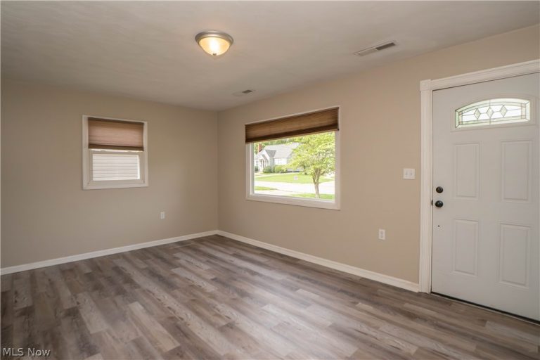 1060 Orchard Avenue, North Canton, OH - Photo 4