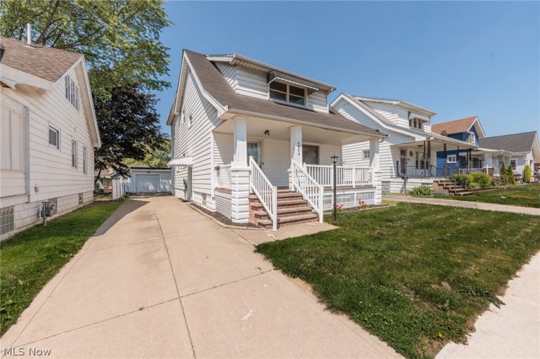 4004 41st Street, Newburgh Heights, OH - Photo 2