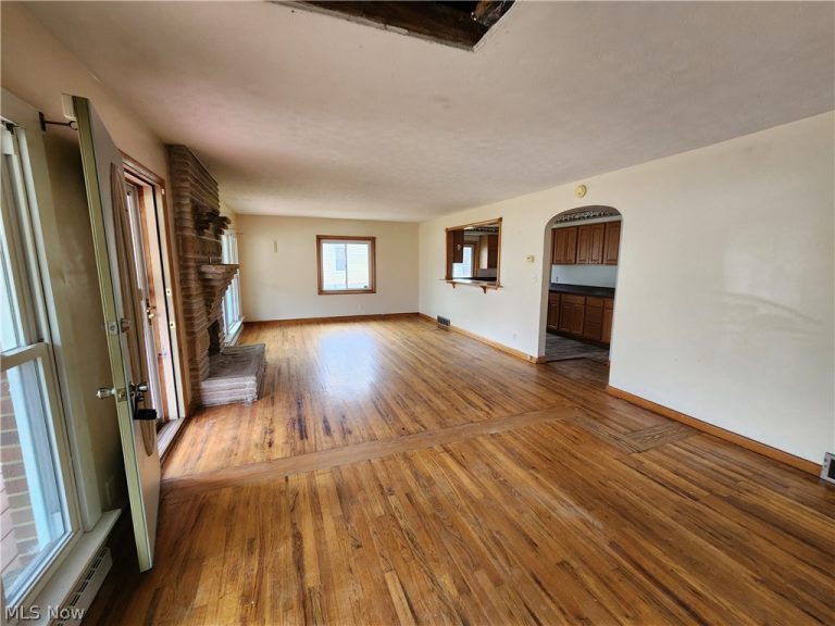 429 Comstock Street, Warren, OH - Photo 2