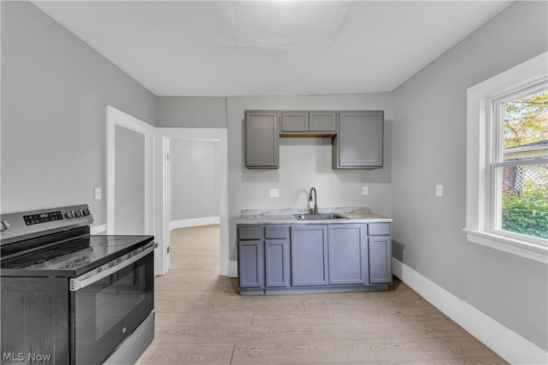 3429 Martin Luther King Jr Drive, Cleveland, OH - Photo 6