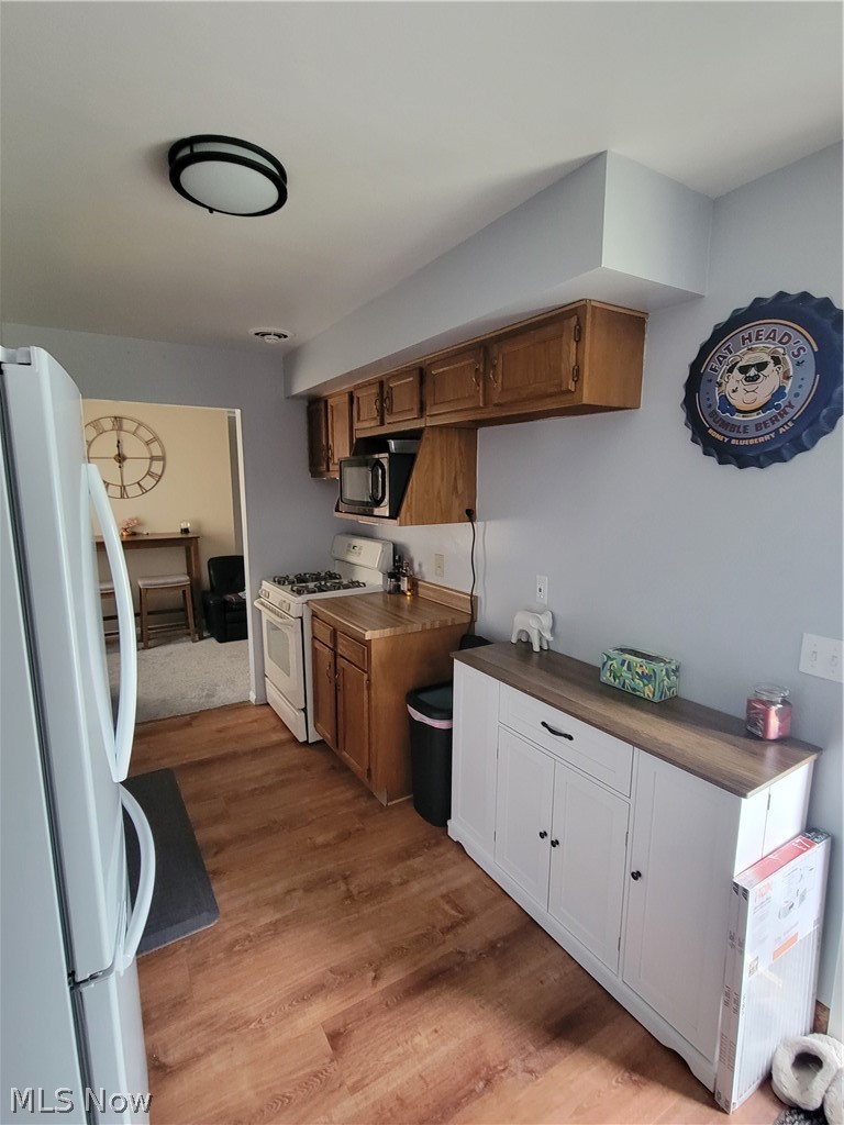 5230 147th Street, Brook Park, OH - Photo 6