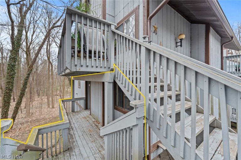 515 Meredith Lane #2A, Cuyahoga Falls, OH - Photo 3