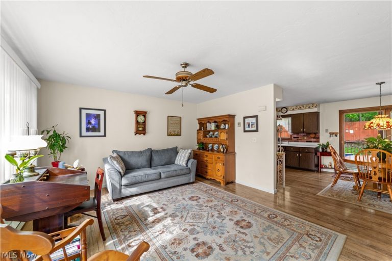 176 Pinewood Drive, Elyria, OH - Photo 4