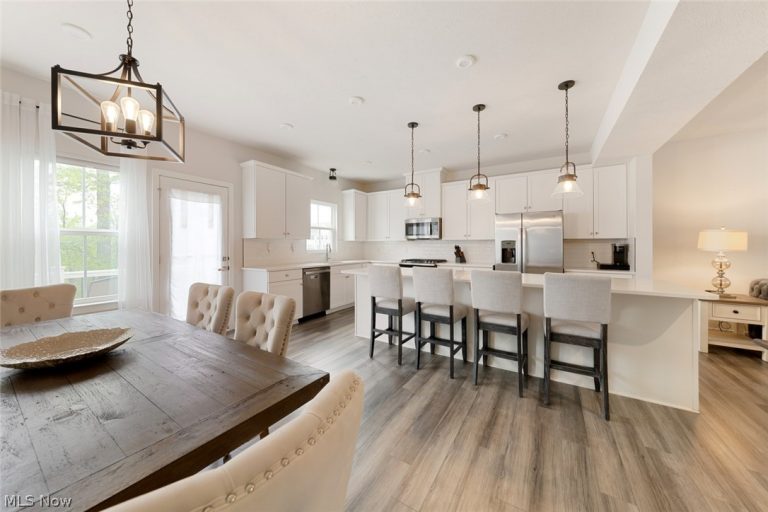 1423 Chateau Place, Avon, OH - Photo 6