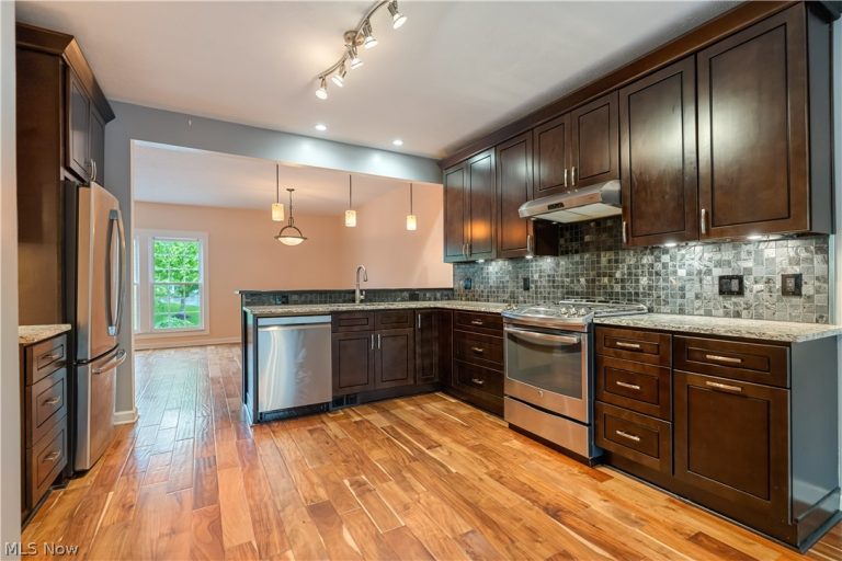 6830 Chaffee Court, Brecksville, OH - Photo 6