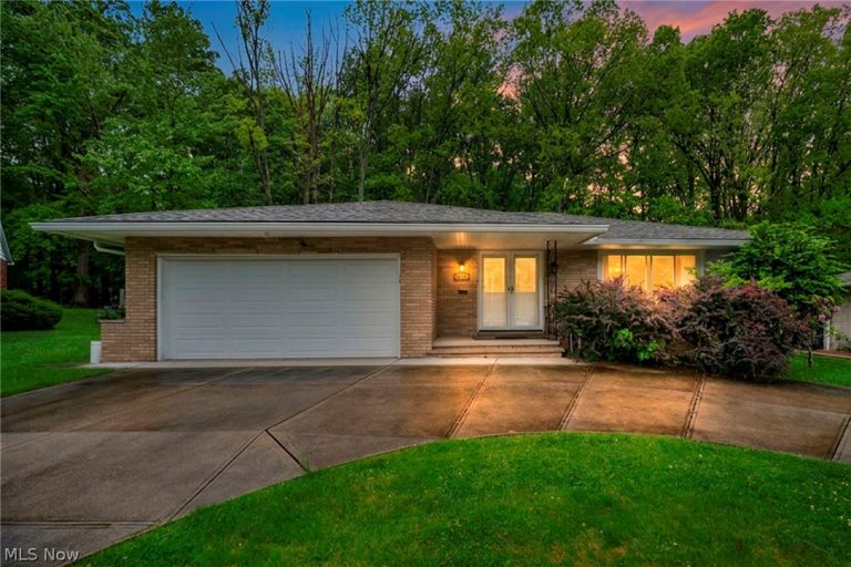 5701 Rousseau Drive, Parma, OH, 44129