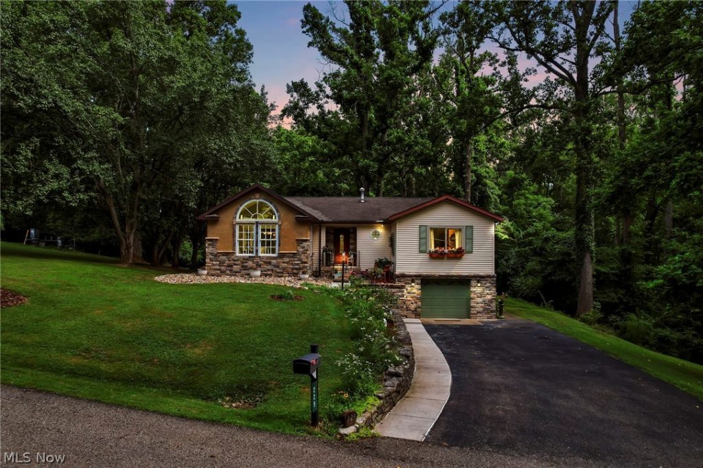 225 Sebaugh Drive, Zanesville, OH