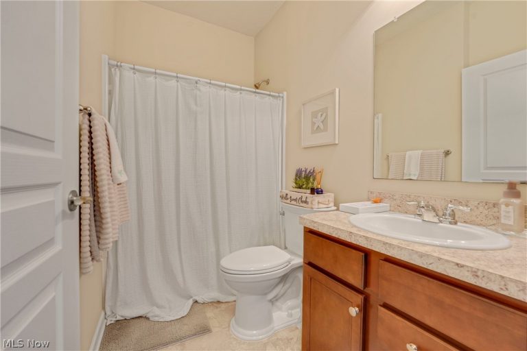 8024 Parkcroft Drive, Mentor, OH - Photo 5
