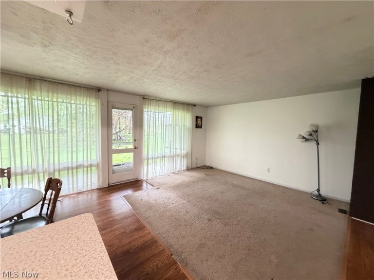 10408 Church Drive #420, Parma Heights, OH - Photo 5