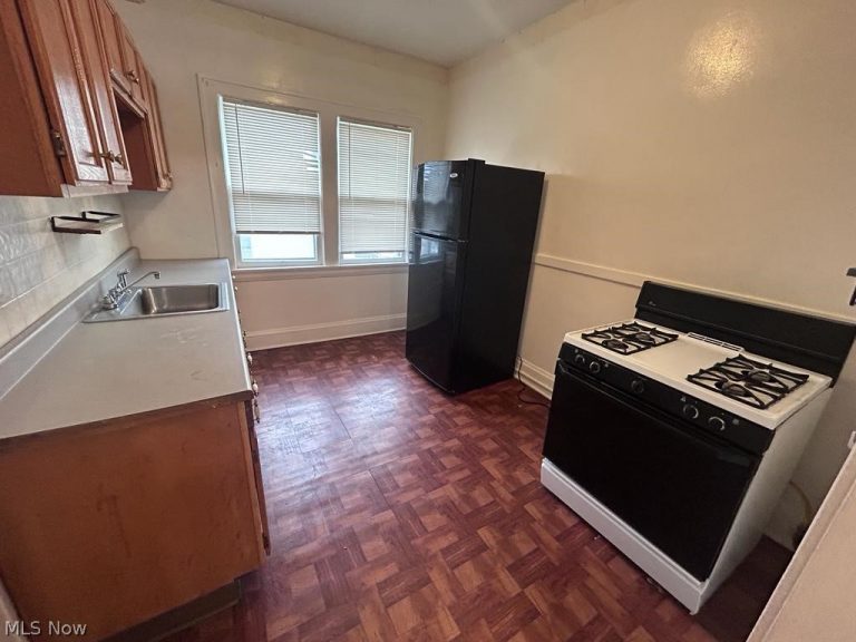 3407 Altamont Avenue #2nd Floor, Cleveland Heights, OH - Photo 3