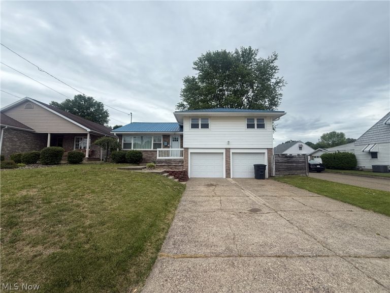 819 39th Street, Vienna, WV - Photo 2