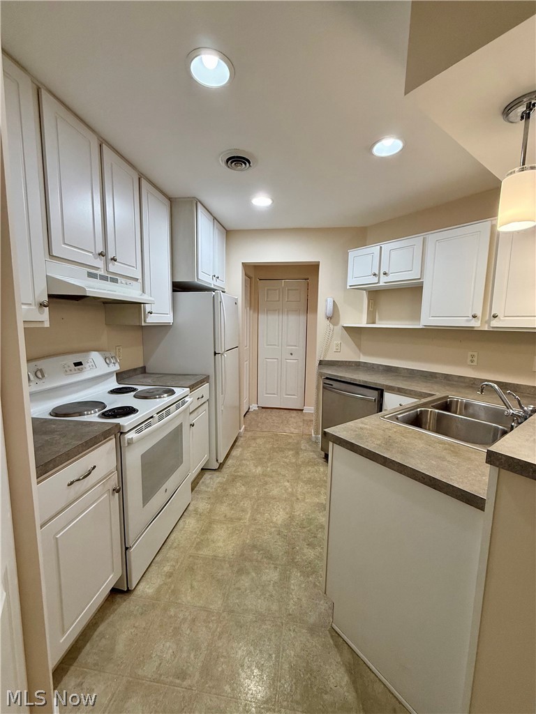156 Spinnaker Drive, Columbiana, OH - Photo 4