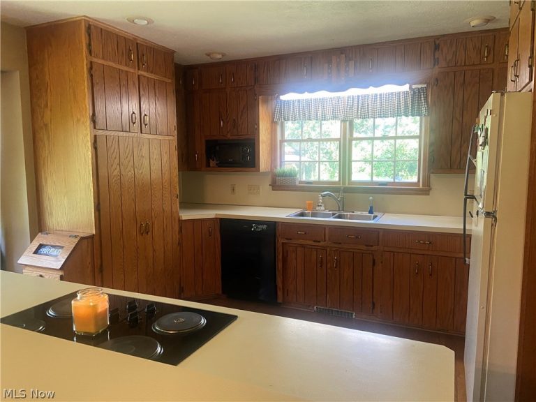 2445 Elyria Road, Wooster, OH - Photo 8