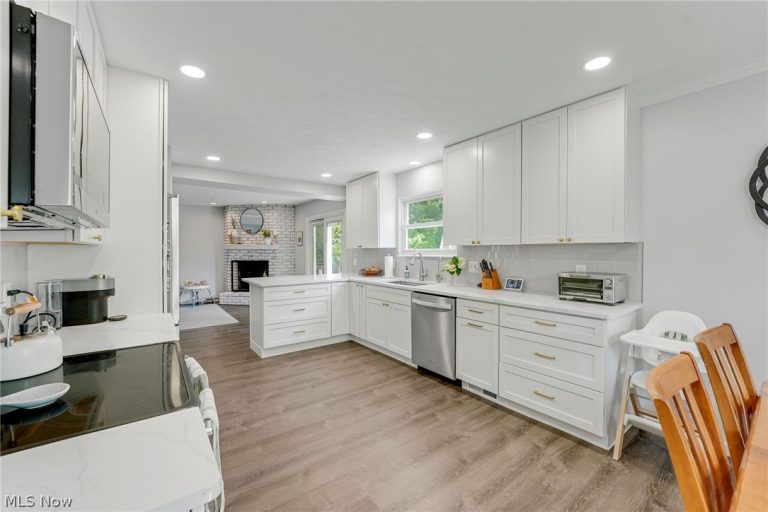 7850 Country Court, Mentor, OH - Photo 4