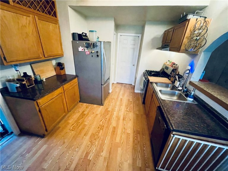 2318 19th Street, Cleveland, OH - Photo 4
