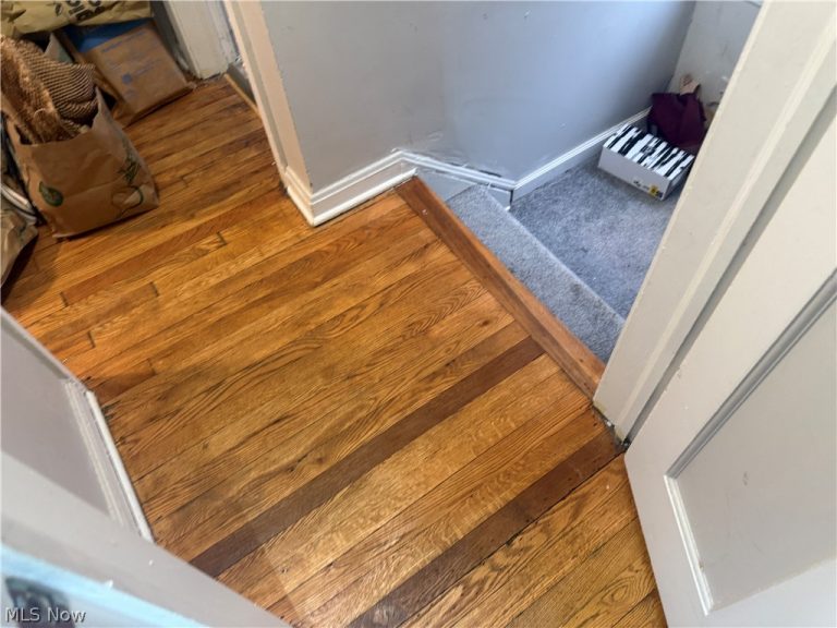 17316 Throckley Avenue, Cleveland, OH - Photo 8
