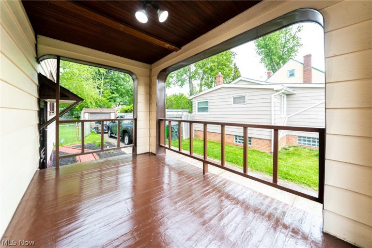 18701 Meredith Avenue, Euclid, OH - Photo 6