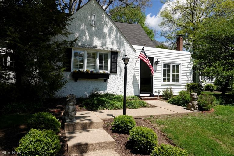 14661 Hillbrook Lane #4, Chagrin Falls, OH, 44022