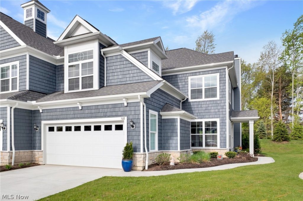 508 Port Side Drive, Avon Lake, OH
