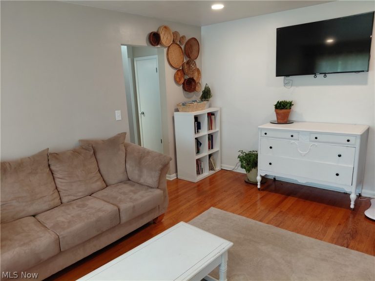506 Moore Street, Hubbard, OH - Photo 6