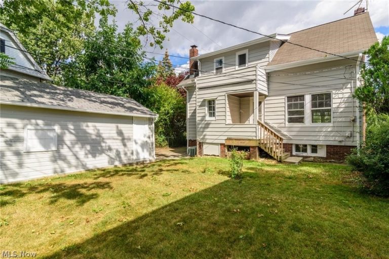 18119 Lake Shore Boulevard, Cleveland, OH - Photo 6